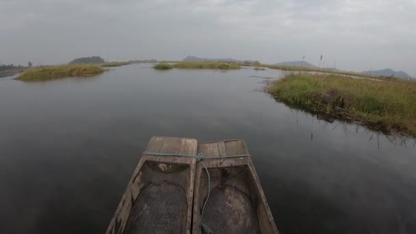 Moviéndose Entre Phumdis Lago Loktak — Vídeos de Stock