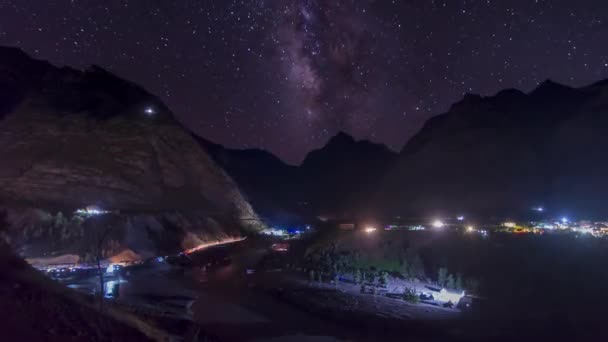 Milkyway Sobre Cidade Tráfego Himalayas — Vídeo de Stock