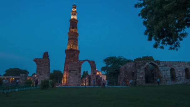 Qutub Minar Időbeosztása Este Delhiben — Stock videók