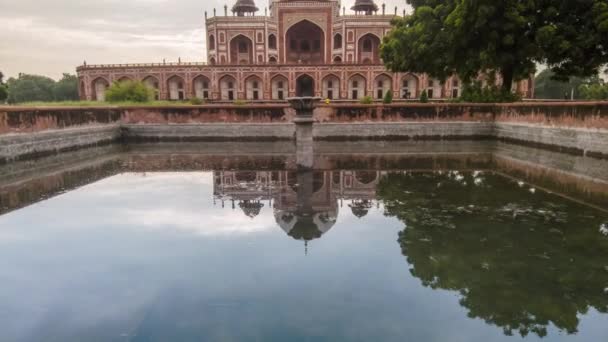 Timelapse Reflection Humayun Tomb Water — Stock Video