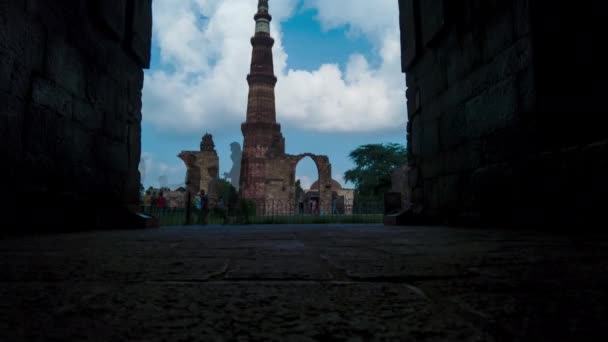 Qutub Minar Időeltolódása Delhiben Indiában — Stock videók