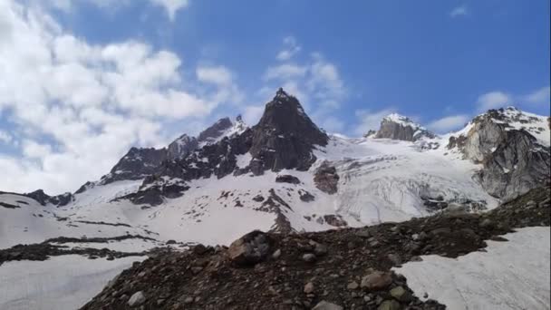 在喜马拉雅山的最高峰上经过的时间 — 图库视频影像