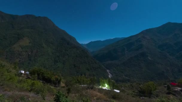 North Star Night Timelapse Dans Les Montagnes — Video