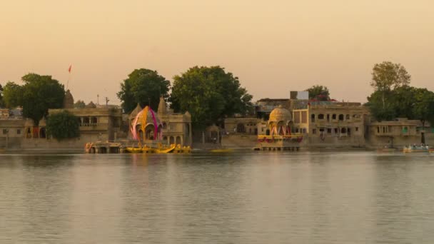 Rajasthan从白昼到黑夜在印度Gadisar湖的时间 — 图库视频影像