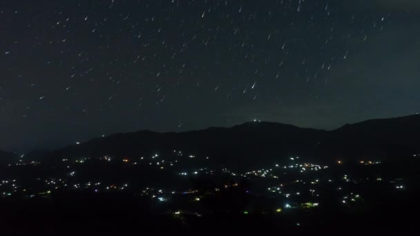 Céu Estrelado Sobre Sarkaghat Time Lapse Star Trail — Vídeo de Stock