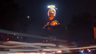 Karol Bagh, Delhi, Hindistan 'daki Hanuman ji Heykeli' nde Trafik Zamanı