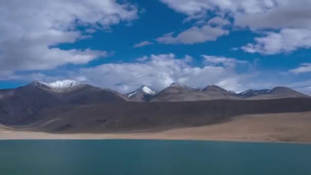 Lapso Tempo Uma Noite Iluminada Pela Lua Sobre Lago Ladakh — Vídeo de Stock