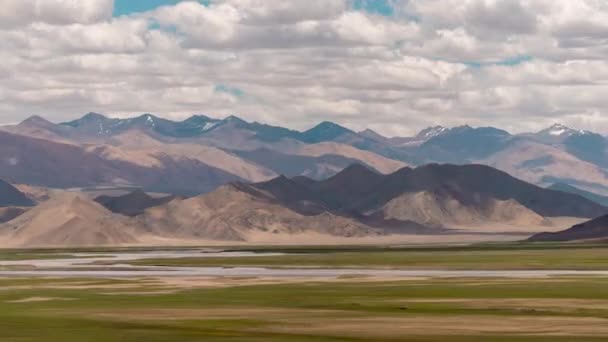 Včasná Záplava Mraků Stínů Nad Členitou Krajinou Ladakhu — Stock video