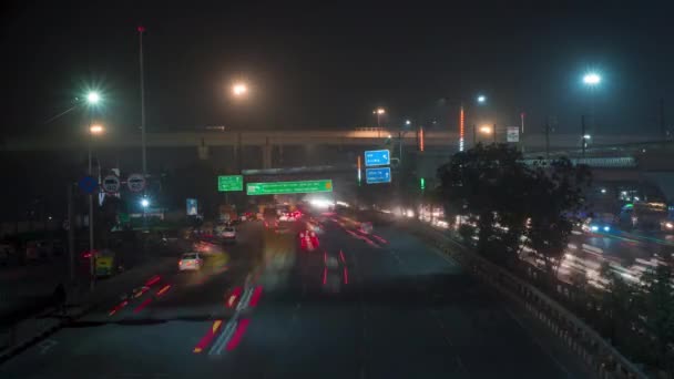 印度德里繁忙的交通道路夜间通行时间 — 图库视频影像