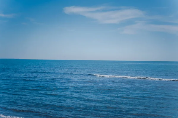 Голубое Небо Над Морем Минималистичный Морской Пейзаж Горизонтальное Изображение — стоковое фото