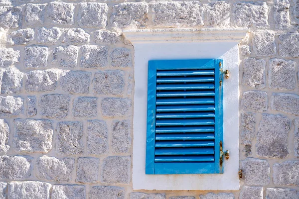 Altes Steinhaus Mit Blauen Fensterläden Typisch Mediterrane Hausfassade — Stockfoto