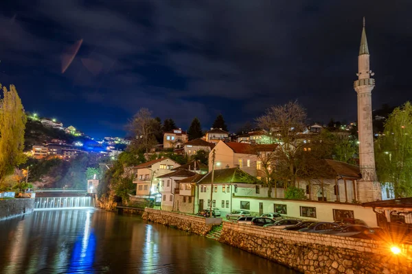 Piękna Noc Widok Zabytkowe Centrum Sarajewa Stolicy Bośni Hercegowiny — Zdjęcie stockowe