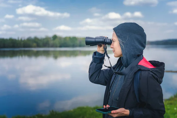 Caucasian Middle Aged Woman Looking Binoculars While Walking River Bank — Stock Photo, Image