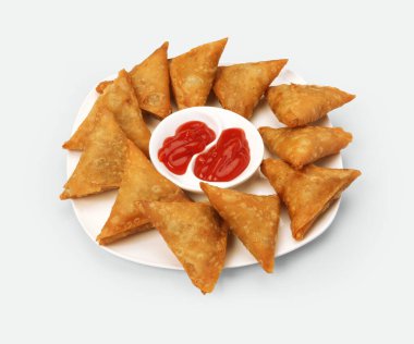 başlangıç samosa ve börek beyaz arkaplanda