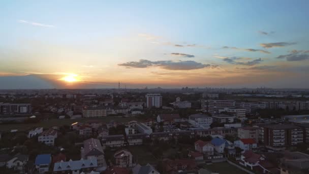 Flygdrönarbilder Liten Solnedgången Filmatiskt Skott — Stockvideo