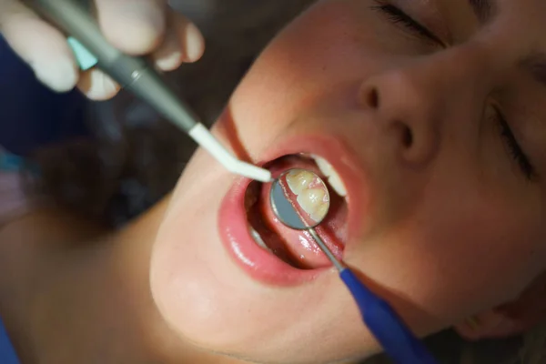 Close Exame Dentário Uma Ambulância — Fotografia de Stock