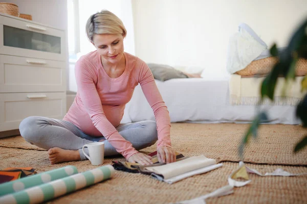 Happy Pregnant Woman Choosing Fabrics Childs Room — Stock Photo, Image