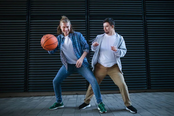 Man Syndrome Playing Basketball Outdoor His Friend Concept Friendship Integration — Stock Photo, Image