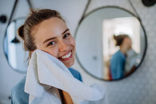 Young Woman Taking Care Her Face Skin Morning Beauty Routine — Stock Photo, Image