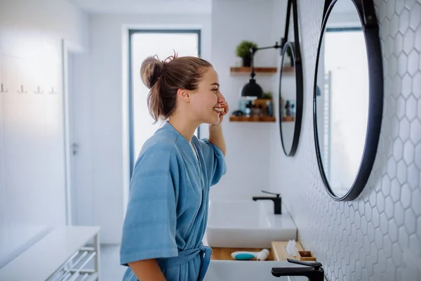 Young Woman Brushing Teeth Morning Routine Concept — Stock Photo, Image