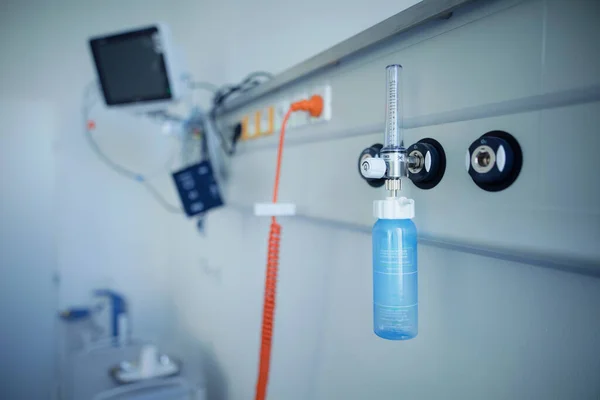 .Close-up of oxygen flowmeter in a hospital room.