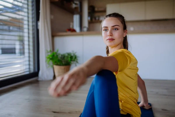 Young Woman Doing Exercises Home — Stock Photo, Image