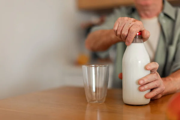 Close Senior Man Sitting Kitchen Pouring Milk Glass Healthy Lifestyle — ストック写真