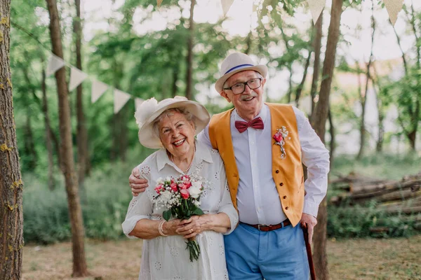 Senior Couple Having Marriage Nature Summer Day — 스톡 사진