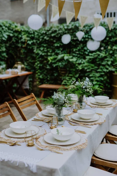Festive Wedding Table Setting Flowers Small Reception Backyard Summer — Zdjęcie stockowe