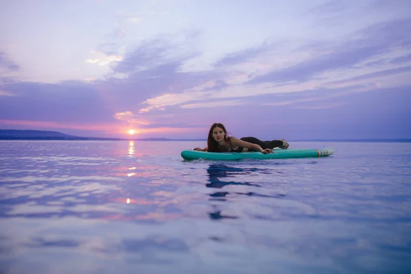 Young Beautiful Girl Surfer Paddling Surfboard Lake Sunrise —  Fotos de Stock