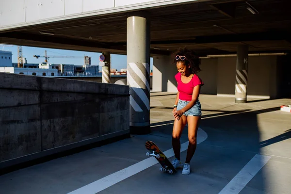 Multiracial Teenage Girl Skateboarding Modern City Summer Day — Stock Photo, Image
