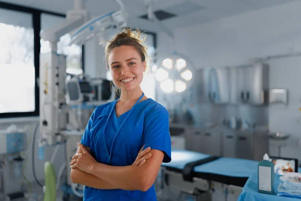 Porträtt Ung Sjuksköterska Kirurgisk Avdelning — Stockfoto