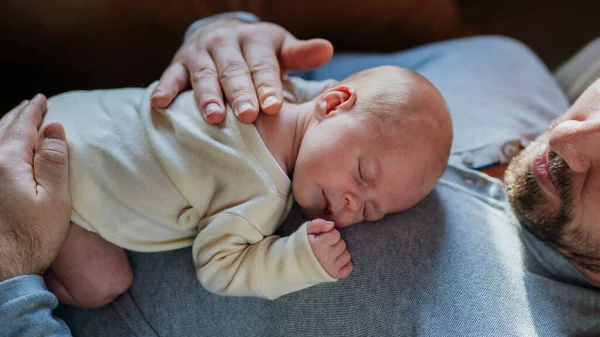 Close Father Cuddling His Little New Born Baby — Stock Photo, Image