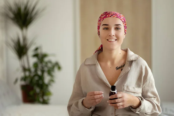 Young Woman Cancer Taking Pills Cancer Awareness Concept — Fotografia de Stock