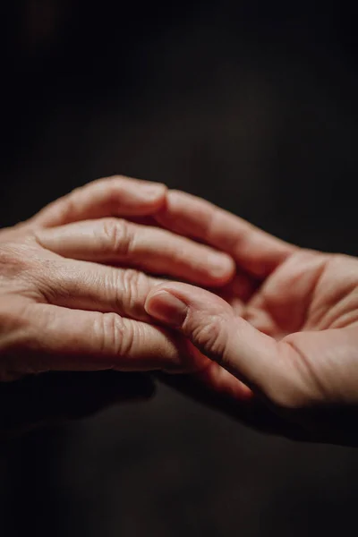 Kırışık Ellere Yakın Boşluğu Kopyala — Stok fotoğraf