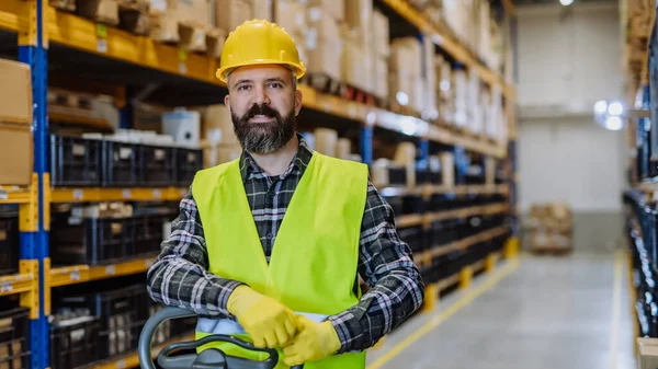 Portrait Warehouse Worker Supervisor — Foto de Stock