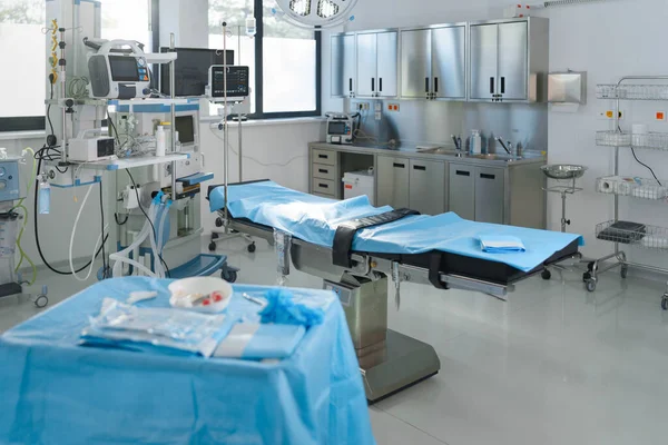Крупним Планом Порожній Хірургічний Зал Ліжком — стокове фото
