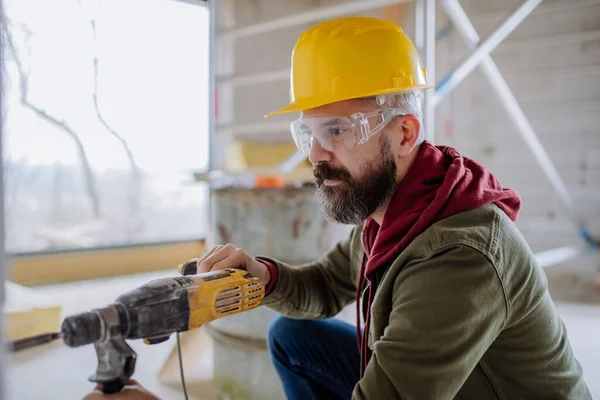 Portrait Mature Man Working His New Unfinished House — Stock Photo, Image