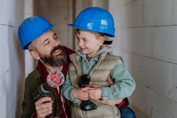 Father His Little Son Working Together Unfinished House — Stock Photo, Image