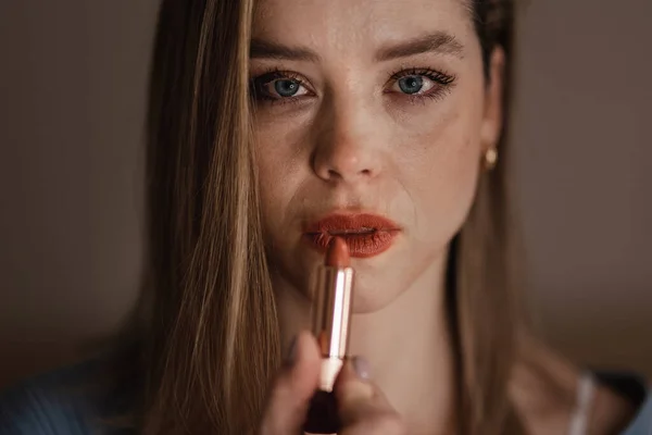 Portrait Femme Pleurant Faisant Maquillage — Photo