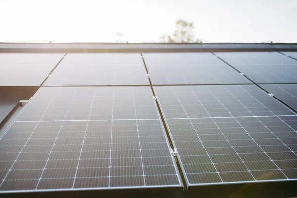 Nahaufnahme Der Auf Dem Dach Installierten Solarzellen — Stockfoto