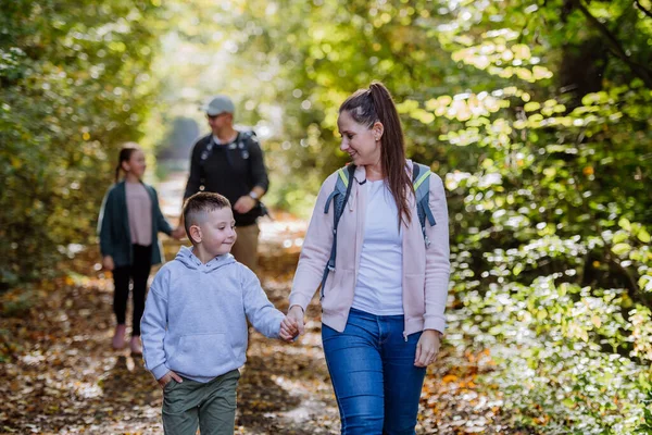 Happy Family Kids Walking Forest — Stok fotoğraf