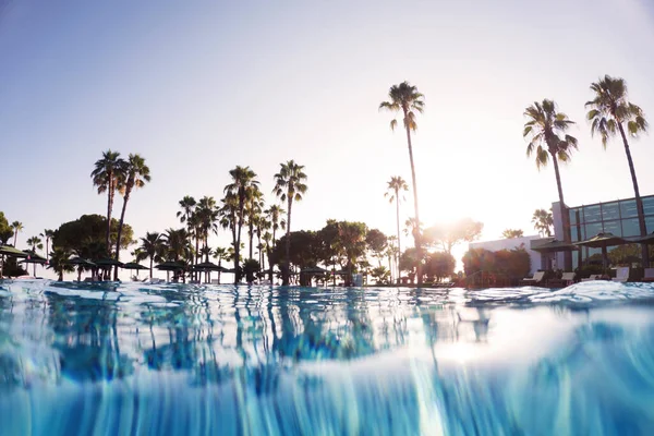 Shot Van Een Hotelzwembad Een Strandresort Met Kopieerruimte Strandresort Vakantie — Stockfoto