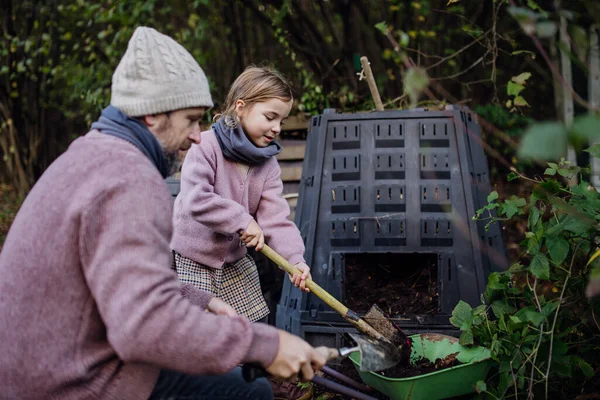 Girl Helping Father Remove Compost Composter Garden Concept Composting Sustainable — Stock Photo, Image