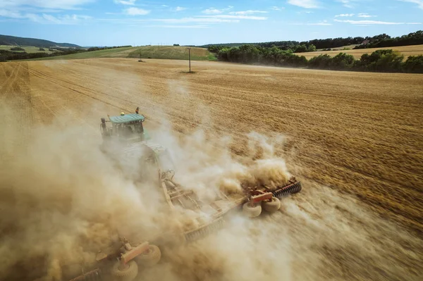Vista Aérea Tractor Trabajando Campo Agricultura Cultivo Granjas Industriales Agroindustria — Foto de Stock