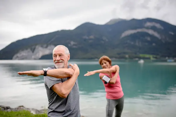 Senior Couple Doing Outdoor Yoga Tai Chi Pilates Lake Autumn — Stock Photo, Image