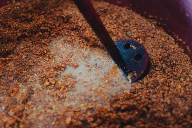 Kapağı indiriyorum, güvercini.