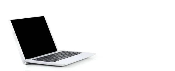 白い背景と自由な空間のノートパソコンは — ストック写真