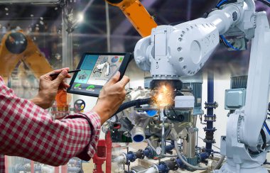 Endüstriyel robot kol operatörü, ai teknolojisi