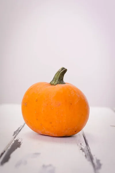 Świeżych Dojrzałych Pomarańczy Dyni Białym Tle — Zdjęcie stockowe